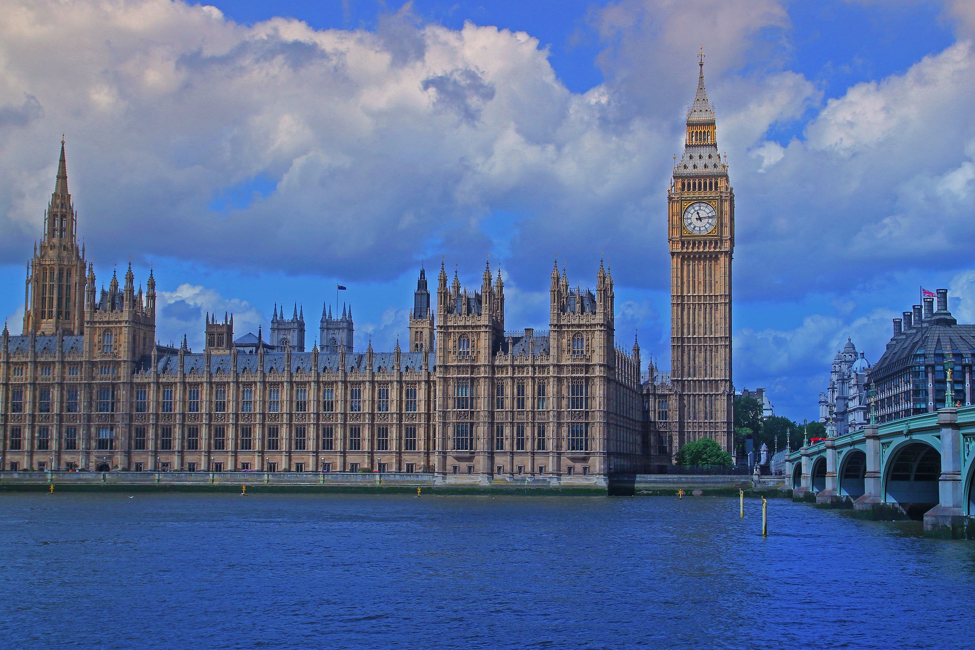 Is traditional public relations redundant in modern politics?