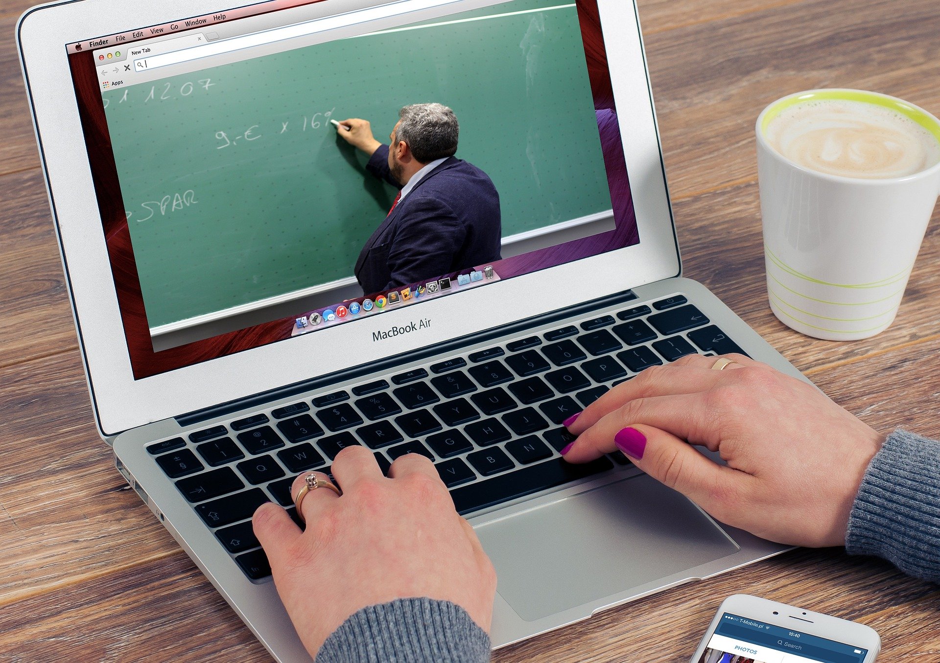 Demonstrating the value of online learning | Education PR | BlueSky PR